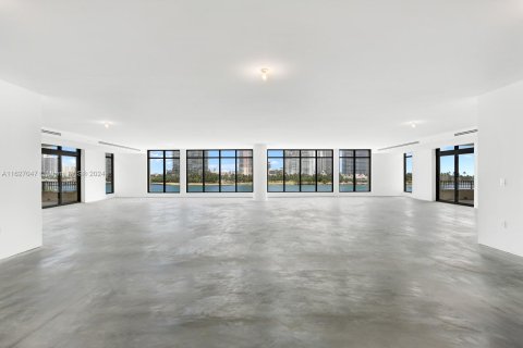 Condominio en venta en Miami Beach, Florida, 7 dormitorios, 912.86 m2 № 1280945 - foto 5