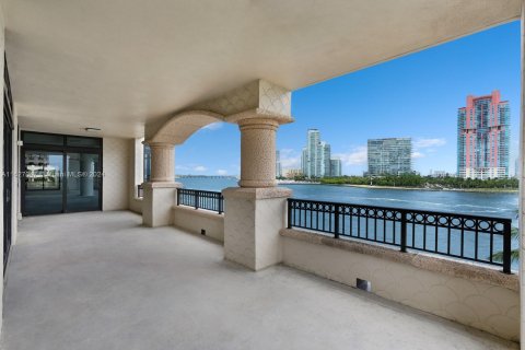 Condominio en venta en Miami Beach, Florida, 7 dormitorios, 912.86 m2 № 1280945 - foto 9