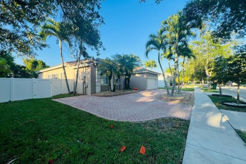 Casa en venta en Pembroke Pines, Florida, 4 dormitorios, 226.96 m2 № 1221575 - foto 22