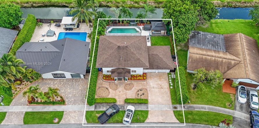 Villa ou maison à Miami, Floride 4 chambres, 253.9 m2 № 1375901