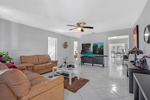 Villa ou maison à vendre à Oakland Park, Floride: 4 chambres, 125.23 m2 № 911030 - photo 18