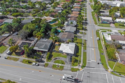 Villa ou maison à vendre à Oakland Park, Floride: 4 chambres, 125.23 m2 № 911030 - photo 11