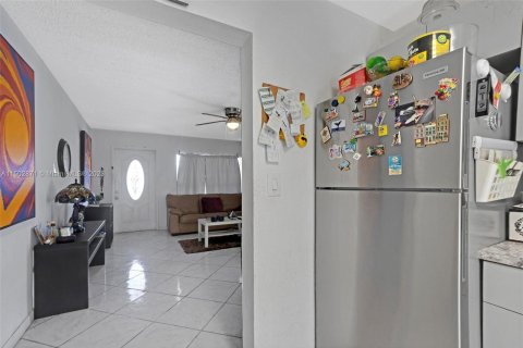 Casa en venta en Oakland Park, Florida, 4 dormitorios, 125.23 m2 № 911030 - foto 30