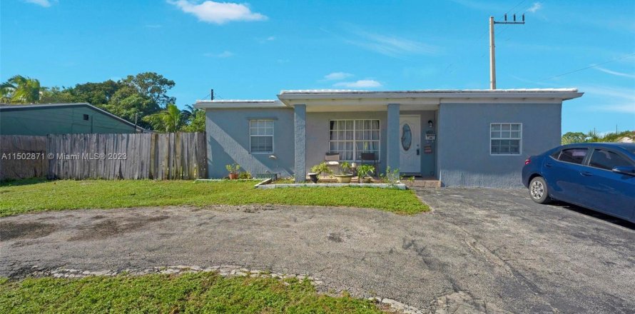 House in Oakland Park, Florida 4 bedrooms, 125.23 sq.m. № 911030