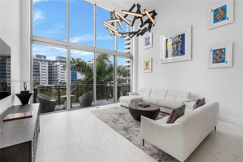 Condo in Miami Beach, Florida, 1 bedroom  № 981378 - photo 17