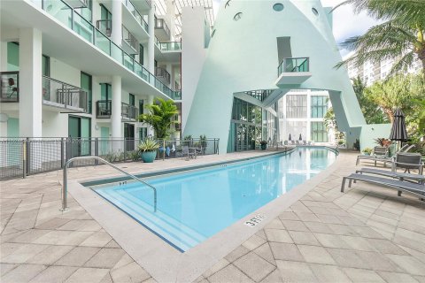 Condo in Miami Beach, Florida, 1 bedroom  № 981378 - photo 24