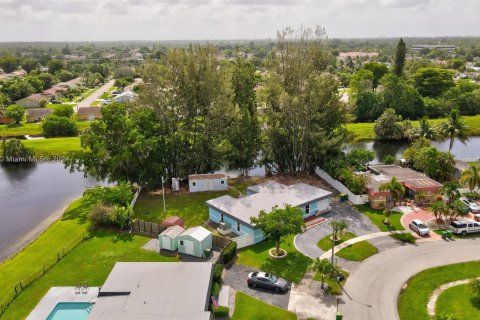 Casa en venta en Tamarac, Florida, 4 dormitorios, 138.89 m2 № 1207180 - foto 15