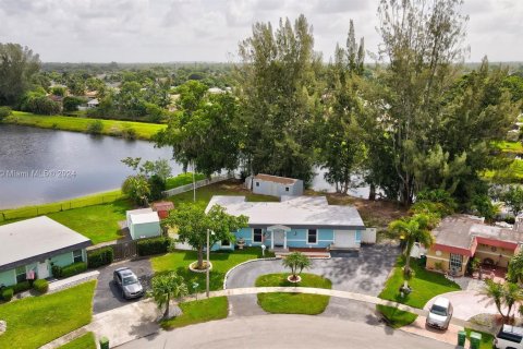 Villa ou maison à vendre à Tamarac, Floride: 4 chambres, 138.89 m2 № 1207180 - photo 18