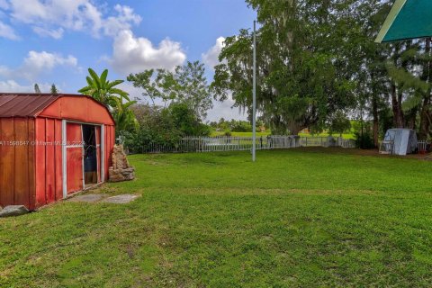 Villa ou maison à vendre à Tamarac, Floride: 4 chambres, 138.89 m2 № 1207180 - photo 8