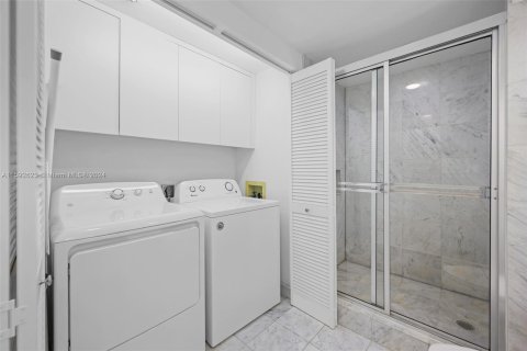 Condominio en venta en Aventura, Florida, 2 dormitorios, 140.1 m2 № 1185977 - foto 16