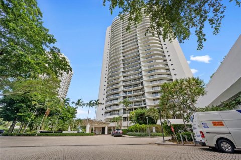 Condo in Aventura, Florida, 2 bedrooms  № 1185977 - photo 25