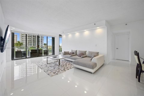 Condo in Aventura, Florida, 2 bedrooms  № 1185977 - photo 5