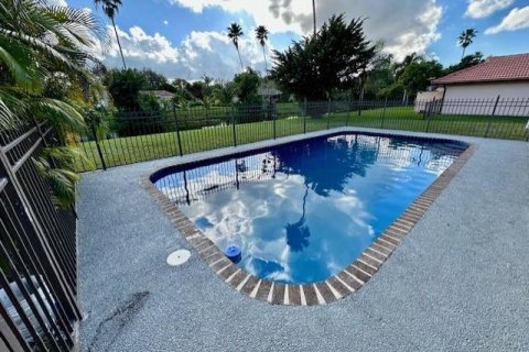 Villa ou maison à vendre à Coral Springs, Floride: 3 chambres, 217.67 m2 № 1104434 - photo 28