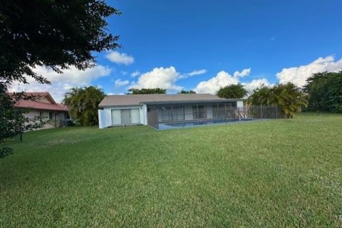 House in Coral Springs, Florida 3 bedrooms, 217.67 sq.m. № 1104434 - photo 24