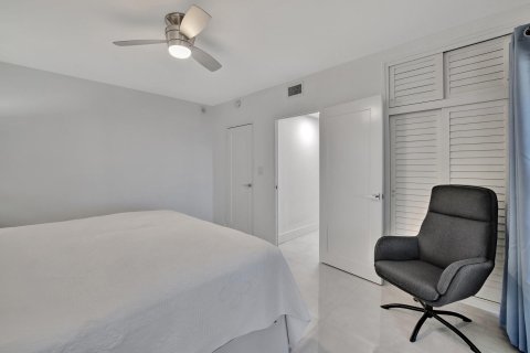 Condo in Fort Lauderdale, Florida, 2 bedrooms  № 1104433 - photo 17