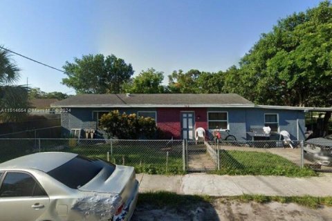 Купить земельный участок в Форт-Лодердейл, Флорида № 952010 - фото 1