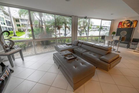 Condo in Fort Lauderdale, Florida, 2 bedrooms  № 965887 - photo 13