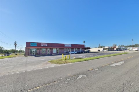 Commercial property in Ruskin, Florida 2144.56 sq.m. № 1373768 - photo 2