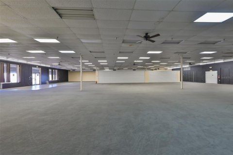 Commercial property in Ruskin, Florida 2144.56 sq.m. № 1373768 - photo 12