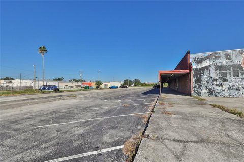 Immobilier commercial à vendre à Ruskin, Floride: 2144.56 m2 № 1373768 - photo 18