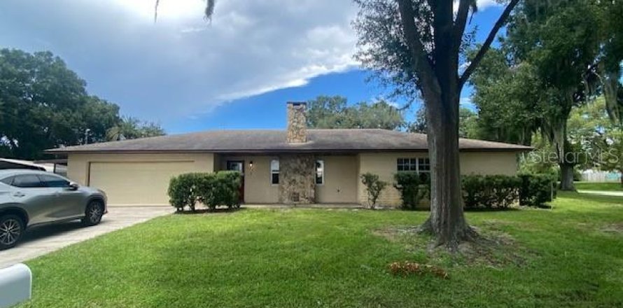 House in Lakeland, Florida 3 bedrooms, 139.45 sq.m. № 1393900