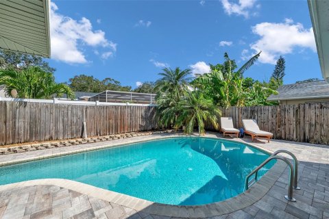 House in Safety Harbor, Florida 4 bedrooms, 232.07 sq.m. № 1393904 - photo 5