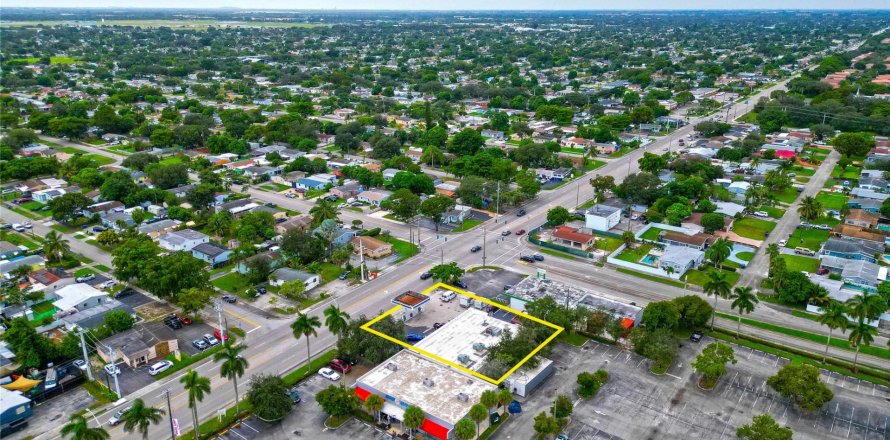 Commercial property in Hollywood, Florida № 815983