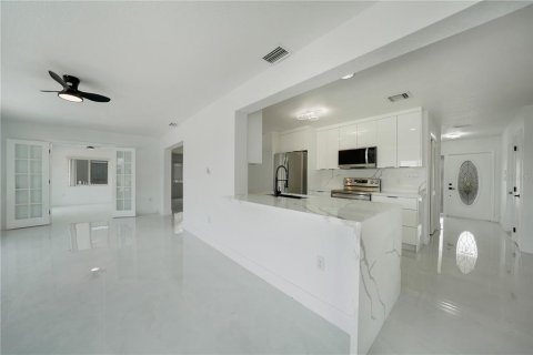 Villa ou maison à vendre à Punta Gorda, Floride: 3 chambres, 165.55 m2 № 1195101 - photo 7