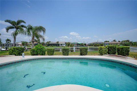 Villa ou maison à vendre à Punta Gorda, Floride: 3 chambres, 165.55 m2 № 1195101 - photo 3