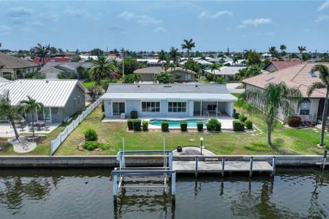 House in Punta Gorda, Florida 3 bedrooms, 165.55 sq.m. № 1195101 - photo 26