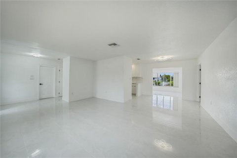 Villa ou maison à vendre à Punta Gorda, Floride: 3 chambres, 165.55 m2 № 1195101 - photo 4