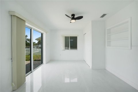 House in Punta Gorda, Florida 3 bedrooms, 165.55 sq.m. № 1195101 - photo 20