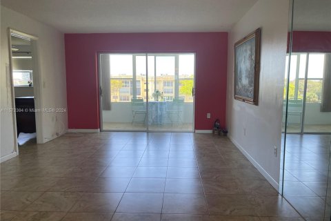 Condo in Sunrise, Florida, 2 bedrooms  № 1177977 - photo 24