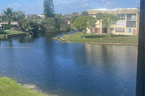 Condo in Sunrise, Florida, 2 bedrooms  № 1177977 - photo 29