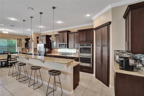 House in Royal Palm Beach, Florida 5 bedrooms, 388.61 sq.m. № 1316283 - photo 5