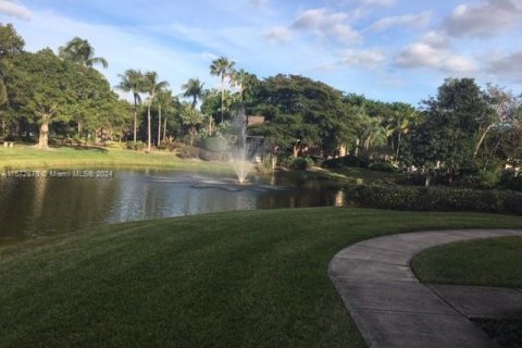 Condo in Miramar, Florida, 1 bedroom  № 1396208 - photo 8