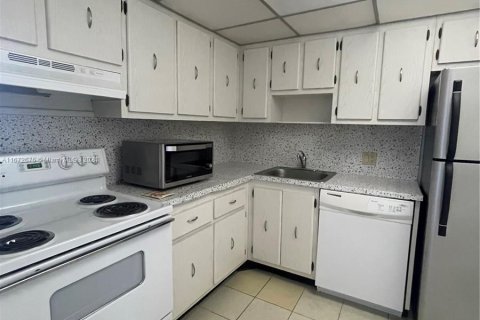 Condo in Aventura, Florida, 1 bedroom  № 1396207 - photo 5