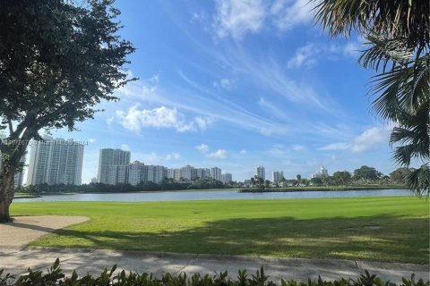 Condo in Aventura, Florida, 1 bedroom  № 1396207 - photo 6