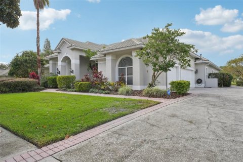 House in Tampa, Florida 4 bedrooms, 336.4 sq.m. № 1437184 - photo 3