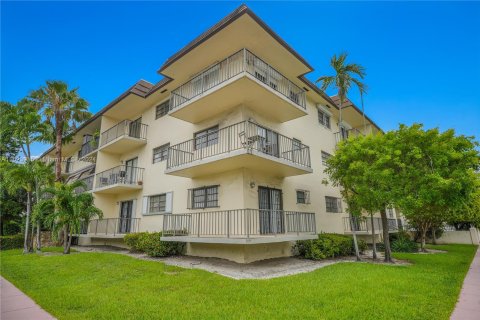 Copropriété à vendre à Miami Beach, Floride: 2 chambres, 80.92 m2 № 1288984 - photo 1