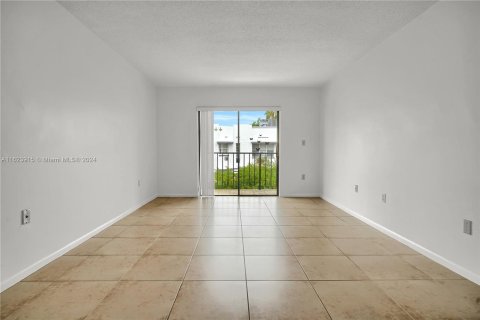 Condo in Miami Beach, Florida, 2 bedrooms  № 1288984 - photo 5