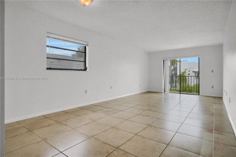 Copropriété à vendre à Miami Beach, Floride: 2 chambres, 80.92 m2 № 1288984 - photo 4