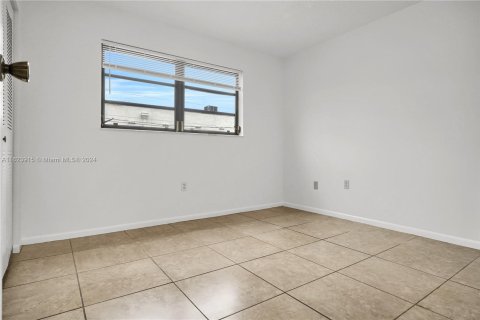 Copropriété à vendre à Miami Beach, Floride: 2 chambres, 80.92 m2 № 1288984 - photo 15