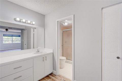 Copropriété à vendre à Deerfield Beach, Floride: 2 chambres, 88.26 m2 № 1288836 - photo 14