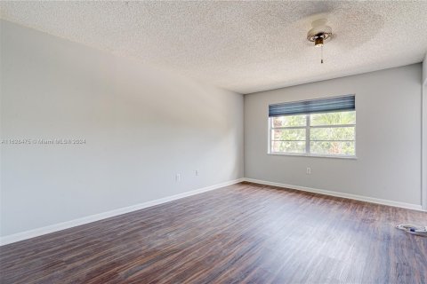 Copropriété à vendre à Deerfield Beach, Floride: 2 chambres, 88.26 m2 № 1288836 - photo 11