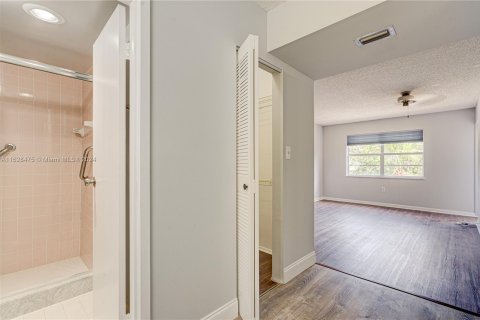 Copropriété à vendre à Deerfield Beach, Floride: 2 chambres, 88.26 m2 № 1288836 - photo 12