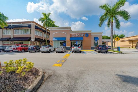 Commercial property in Miami, Florida № 1318775 - photo 18