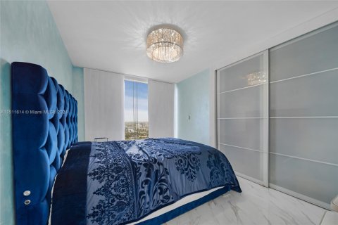 Condominio en venta en Hallandale Beach, Florida, 3 dormitorios, 172.43 m2 № 938552 - foto 20