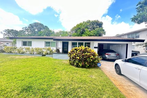 House in Fort Lauderdale, Florida 6 bedrooms, 209.49 sq.m. № 1216131 - photo 9