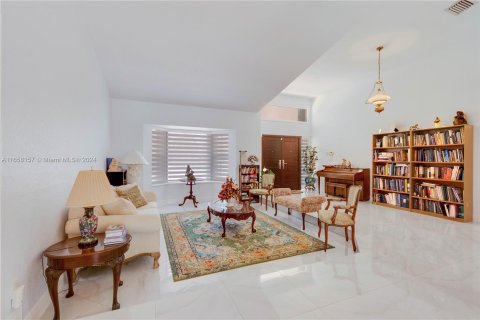 Villa ou maison à vendre à Miami, Floride: 4 chambres, 253.9 m2 № 1360654 - photo 14